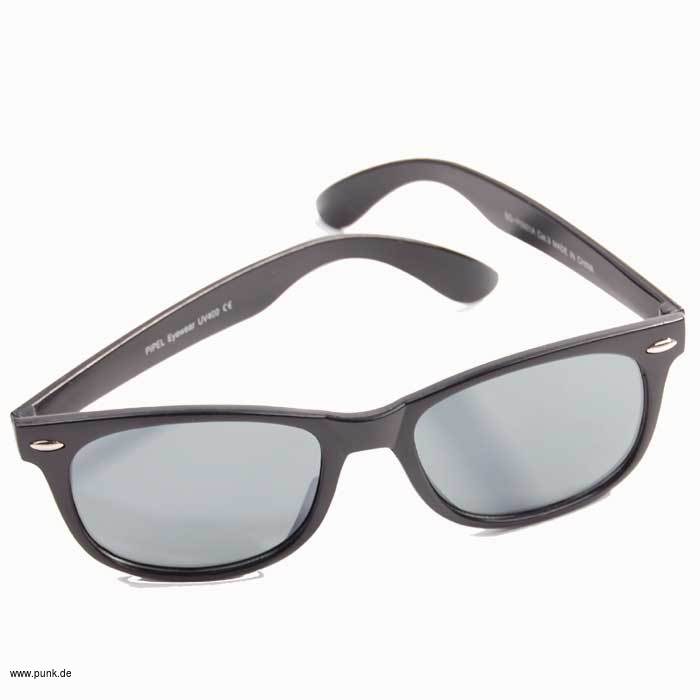 : Wayfarer sunglasses