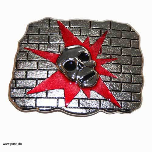 : Buckle: wall with skull and star